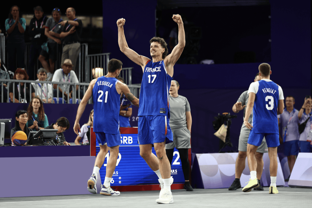 塞尔维亚队表现出色，成功晋级