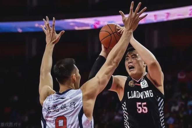 广东队在CBA季后赛中打出爆冷，被誉为球迷泪目