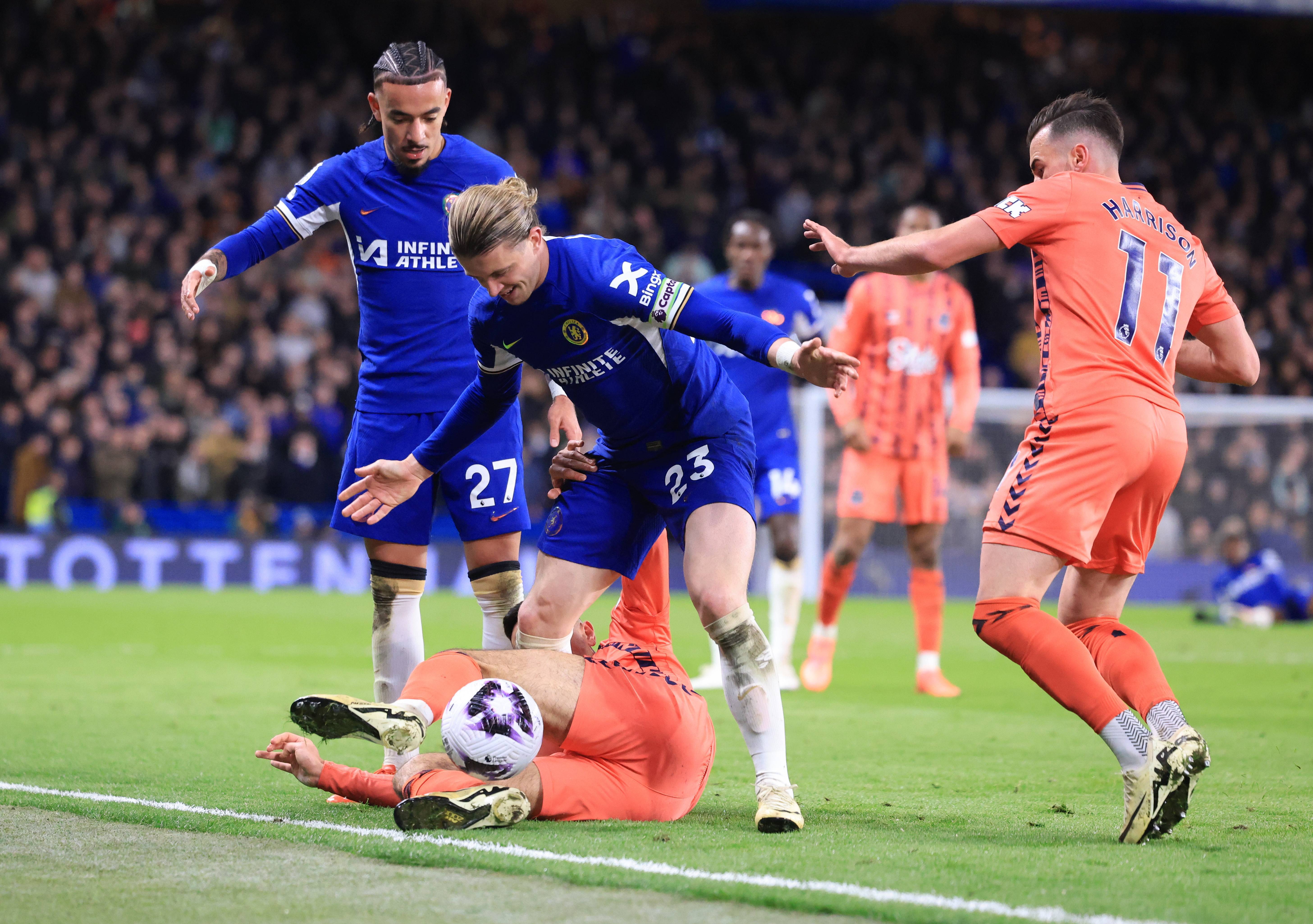 一线联赛球员因伤退出下场比赛,引发球迷关注 一线联赛球员因伤退出下场比赛,引发球迷关注