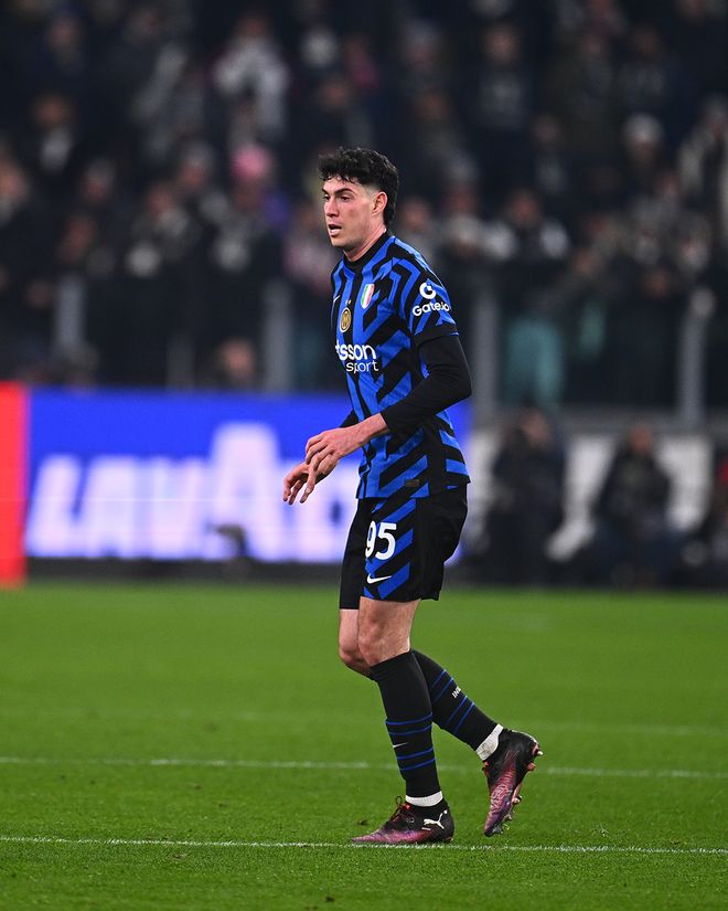 爱游戏新闻-尤文图斯客场战胜对手，继续保持领先优势