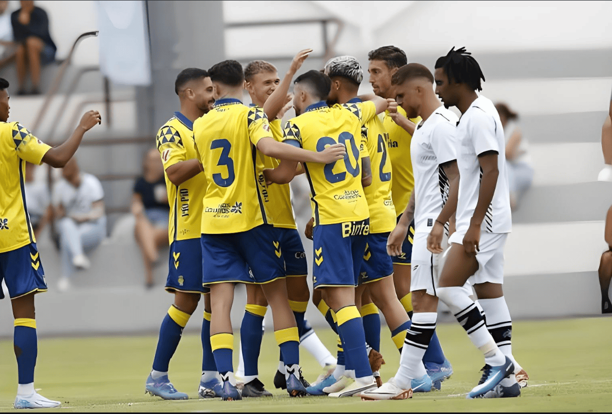 塞维利亚客场斩获三分,火力全开 塞维利亚客场斩获三分,火力全开