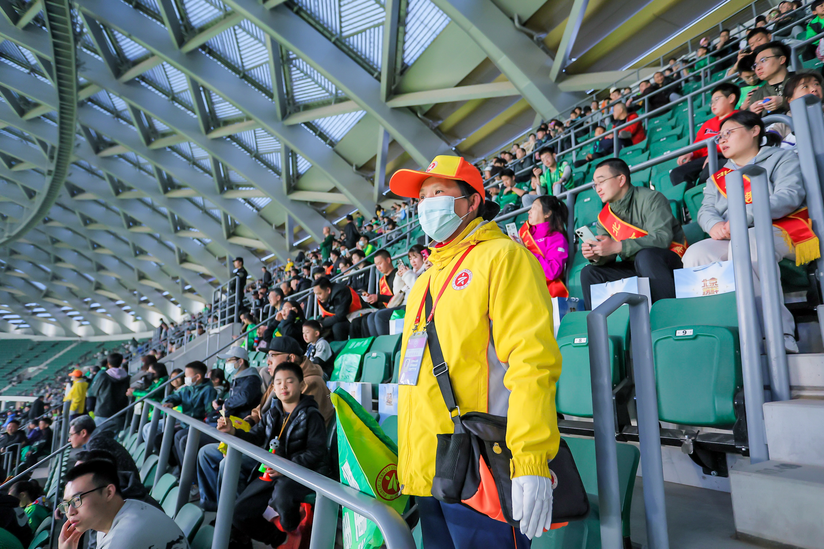 包含国内联赛引人瞩目,球迷热议不断的词条 包含国内联赛引人瞩目,球迷热议不断的词条