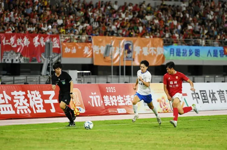 爱游戏视频-柏林赫塔客场战平门兴格拉德巴赫，未获取胜