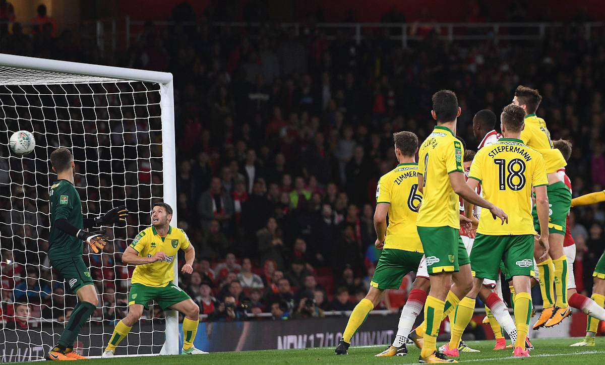 爱游戏在线登录-包含诺维奇联赛主场不敌对手，遭遇可惜失利的词条