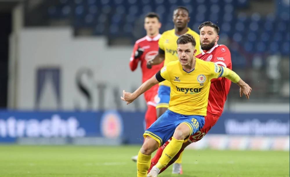 爱游戏网站-不伦瑞克足球队在德国足球赛事中获胜的简单介绍