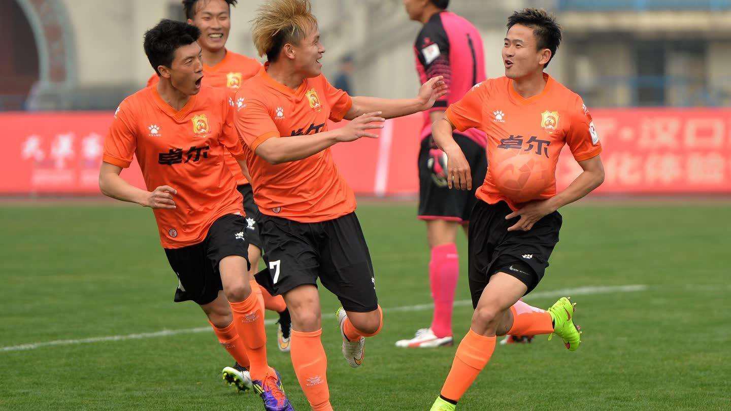 爱游戏网址-关于上港后防线稳固，极速反击瞄准对手大门的信息