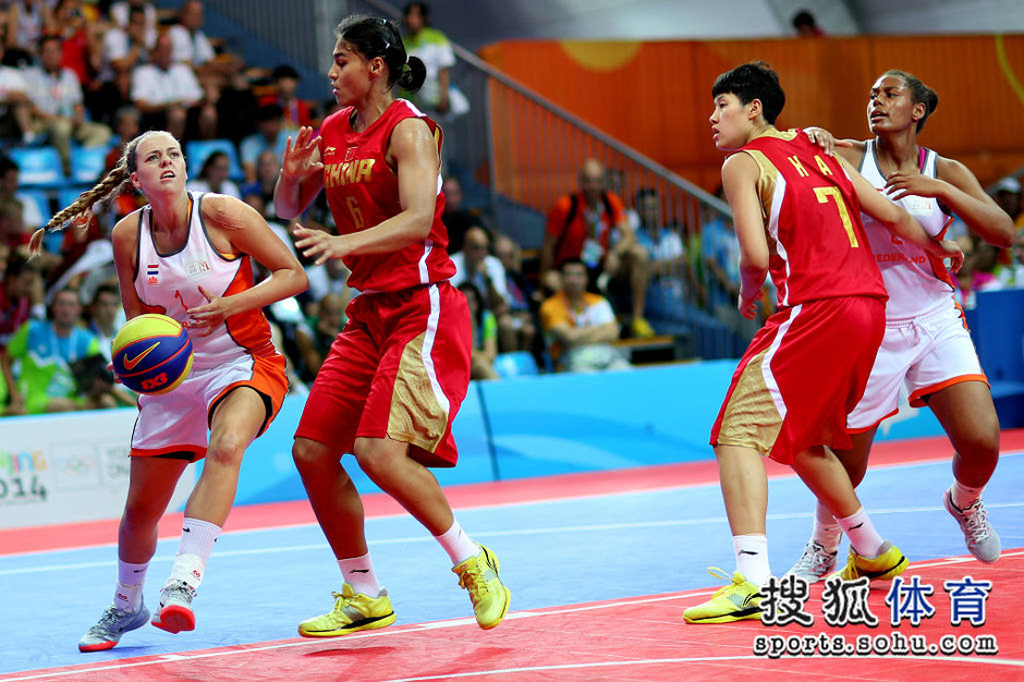 法国女篮击败北马其顿,取得国际篮球比赛大胜 法国女篮击败北马其顿,取得国际篮球比赛大胜