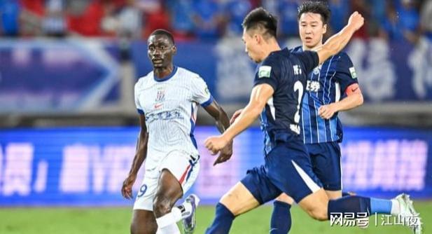 爱游戏下载-河南建业客场失利上海申花主帅面临压力