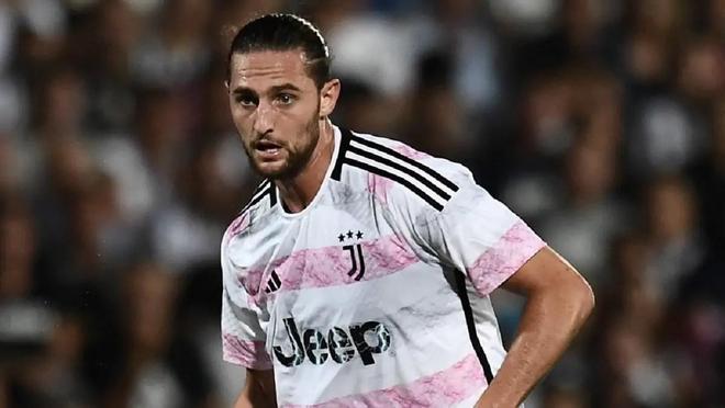 尤文中场拉比奥打入精彩进球，为球队带来胜利