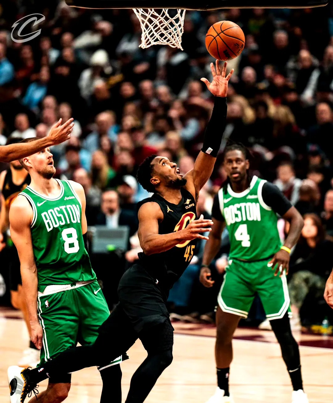 黄蜂大胜凯尔特人,取得四连胜 黄蜂大胜凯尔特人,取得四连胜