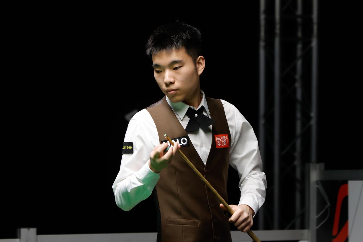 威尔士击剑运动员刻苦训练，成功晋级