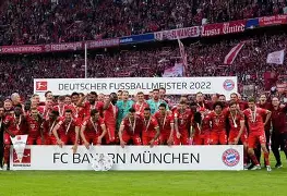 关于拜仁慕尼黑队员齐心合力,赢得胜利的信息 关于拜仁慕尼黑队员齐心合力,赢得胜利的信息