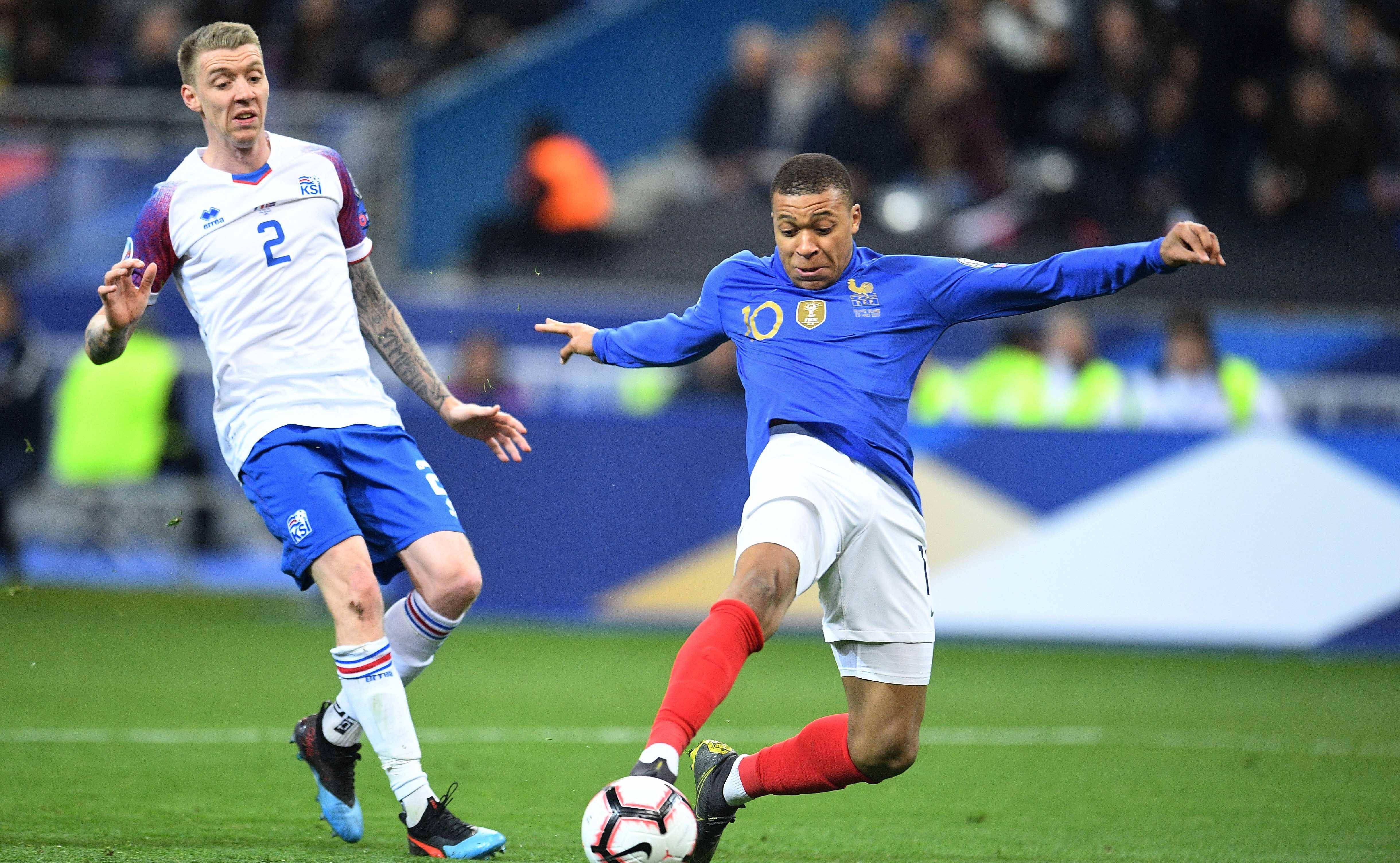 冰岛队力挫罗马尼亚,欧国杯前途堪忧 冰岛队力挫罗马尼亚,欧国杯前途堪忧