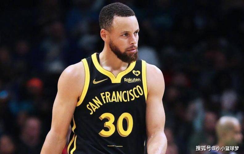 翻盘热火,库里单场高分的简单介绍 翻盘热火,库里单场高分的简单介绍