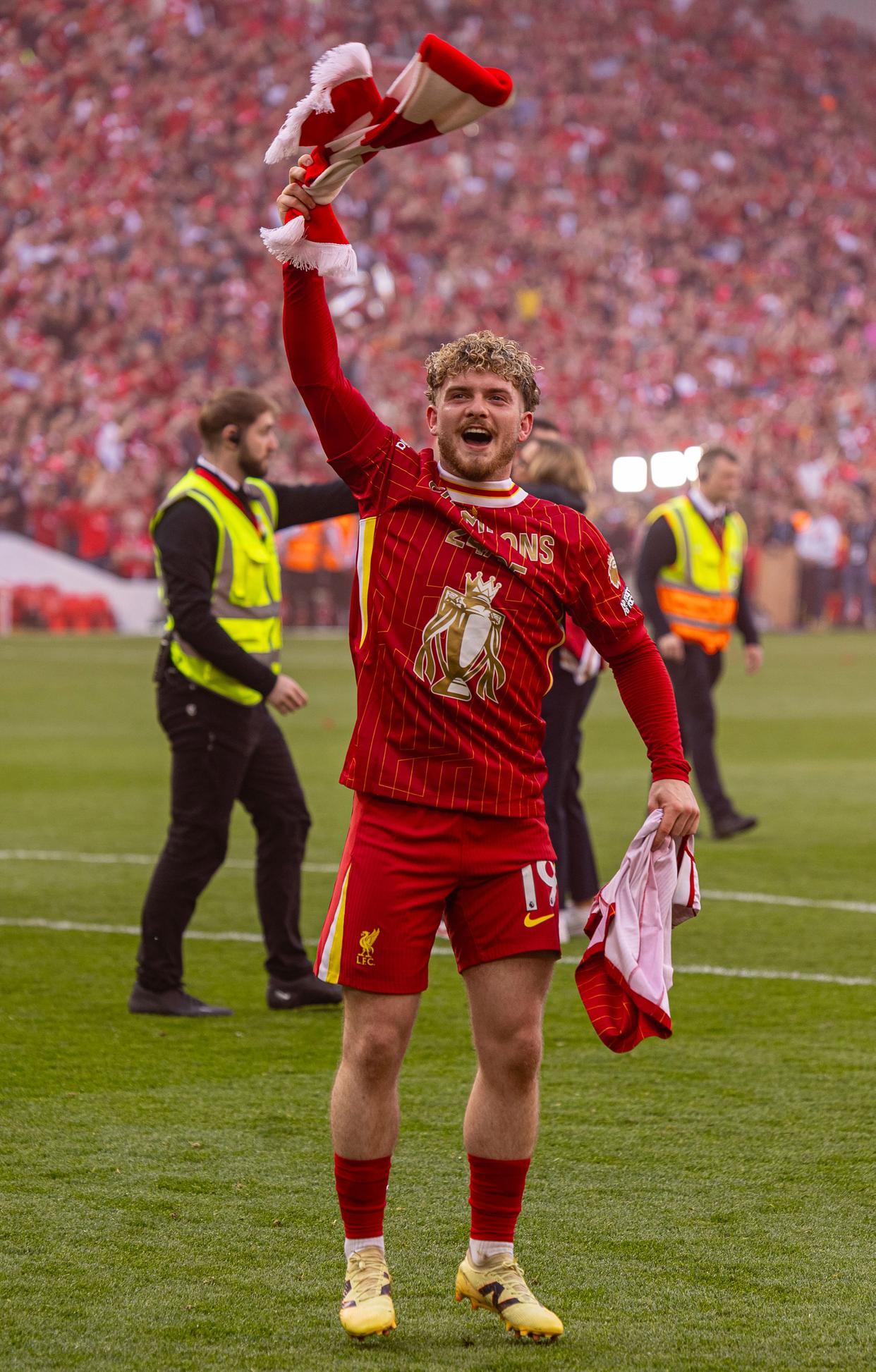 利物浦后卫表现神勇,守住胜利 利物浦后卫表现神勇,守住胜利