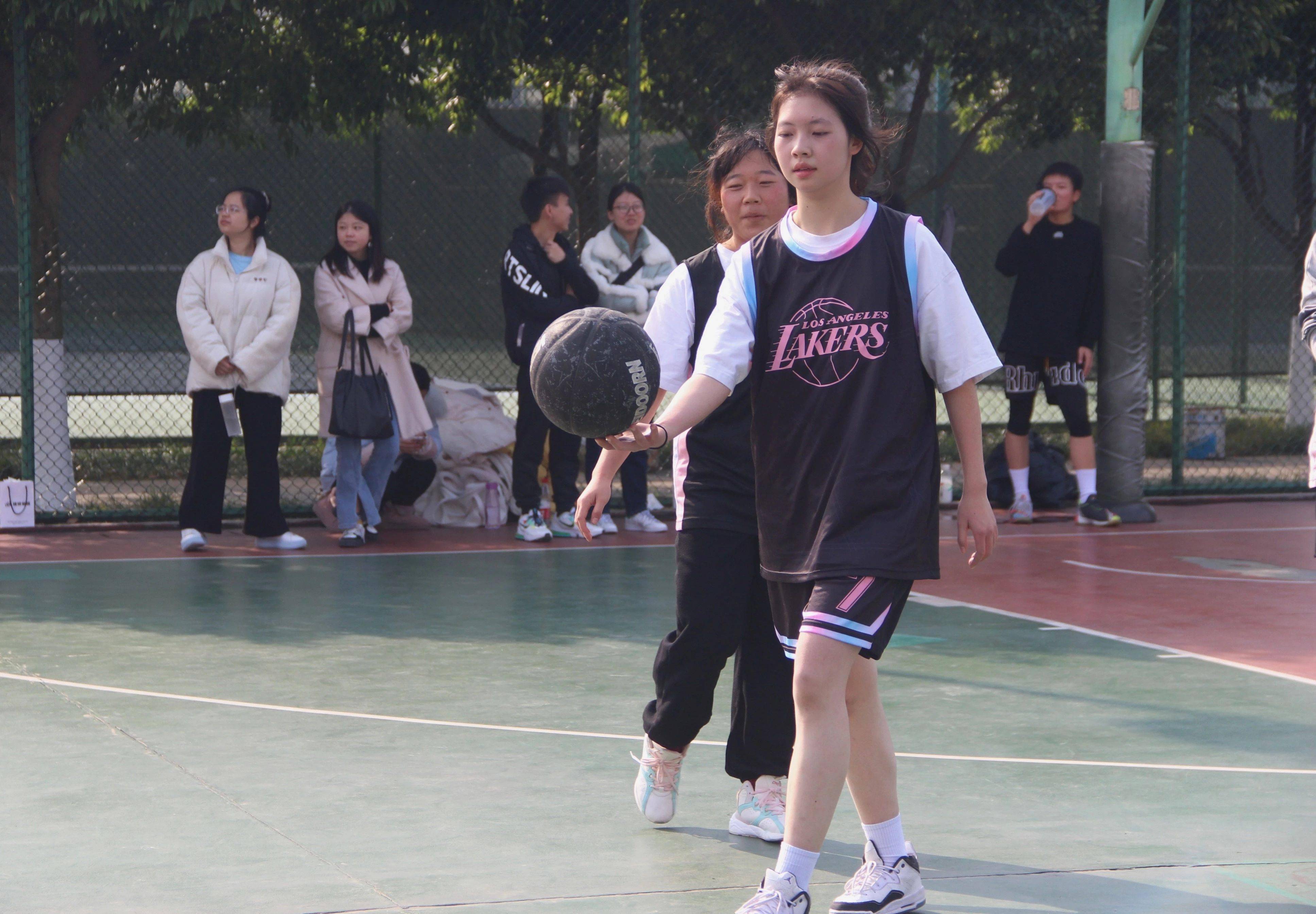 关于斯洛伐克击剑队披荆斩棘，夺得桂冠的信息