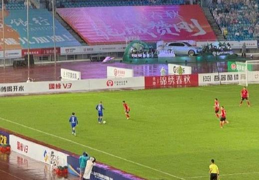 爱游戏馆-江苏队客场惨败，迅速滑落联盟积分榜的简单介绍