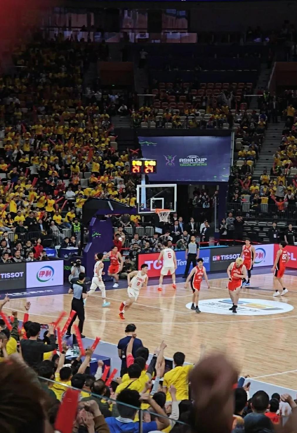 劲旅之战点燃球迷热情,球场氛围瞬间沸腾的简单介绍 劲旅之战点燃球迷热情,球场氛围瞬间沸腾的简单介绍