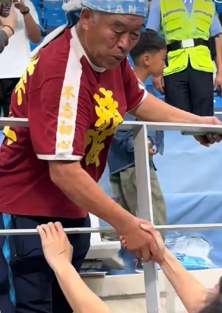 爱游戏娱乐-大连一方客场不敌强队，遗憾失利告终的简单介绍