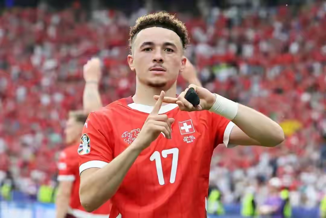 爱游戏官网-包含战绩反弹！球队战绩逆袭将目光投向下一场比赛的词条